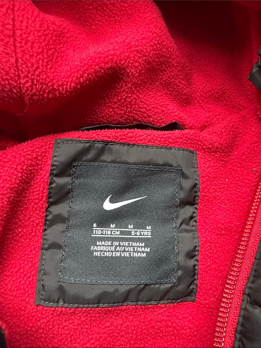 Boys Nike Kids Hooded Puffer Jacket in Charcoal with red - Picture 7 of 7